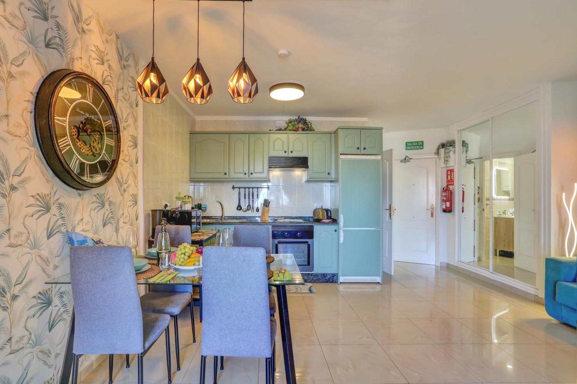 Apartament Luxory Dreamy Sunset, Seafront, Direct Access To The Promenade,Wifi,Pool,Free Parking Los Cristianos  Zewnętrze zdjęcie
